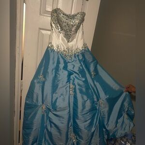 10/10 condition worn once corset back built in tule